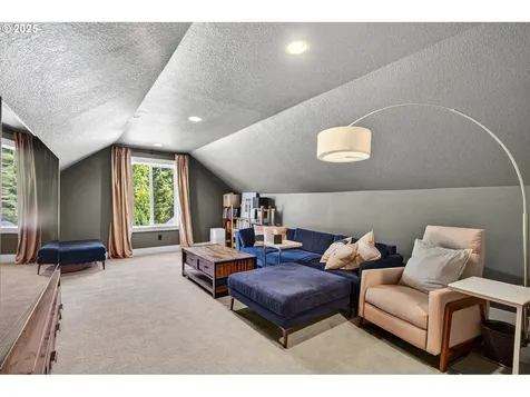 108 W 16th Street La Center WA 98629