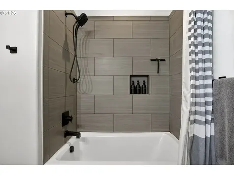 108 W 16th Street La Center WA 98629