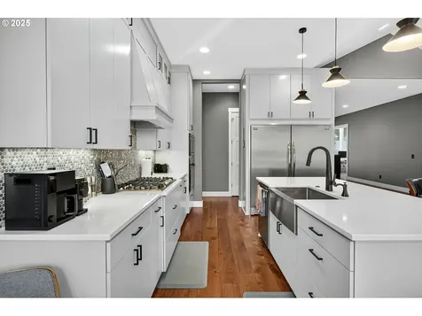 108 W 16th Street La Center WA 98629