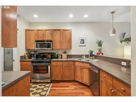 6422 NE Garfield Avenue Portland OR 97211