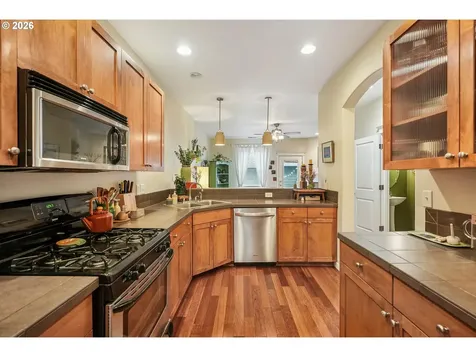 6422 NE Garfield Avenue Portland OR 97211