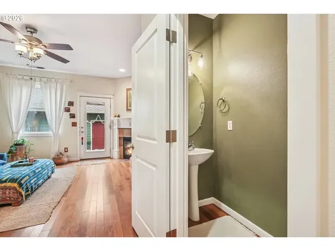 6422 NE Garfield Avenue Portland OR 97211