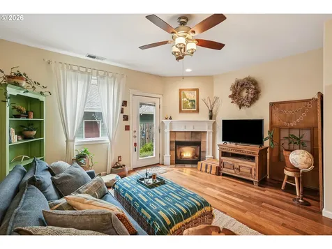 6422 NE Garfield Avenue Portland OR 97211