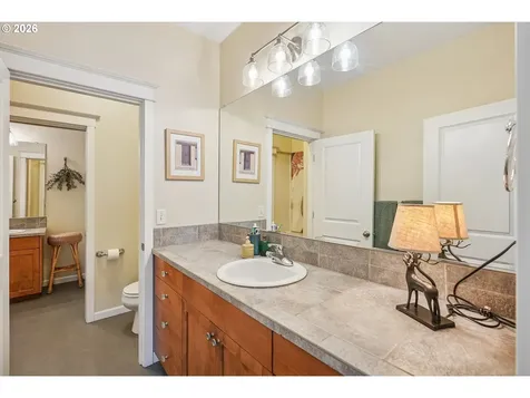 6422 NE Garfield Avenue Portland OR 97211