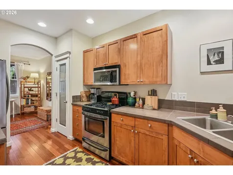 6422 NE Garfield Avenue Portland OR 97211