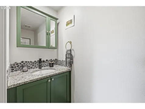 8822 SE Knapp Street Portland OR 97266