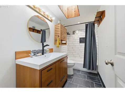 8822 SE Knapp Street Portland OR 97266