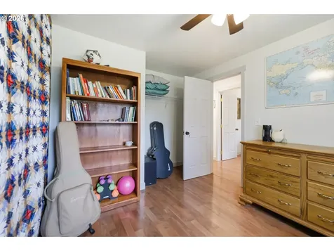 8822 SE Knapp Street Portland OR 97266