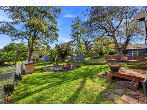8822 SE Knapp Street Portland OR 97266