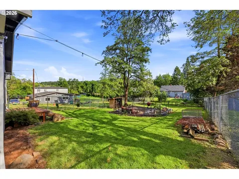 8822 SE Knapp Street Portland OR 97266