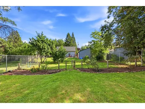 8822 SE Knapp Street Portland OR 97266