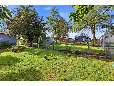 8822 SE Knapp Street Portland OR 97266