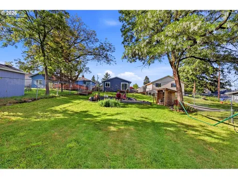 8822 SE Knapp Street Portland OR 97266