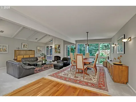 128 Del Prado Street Lake Oswego OR 97035