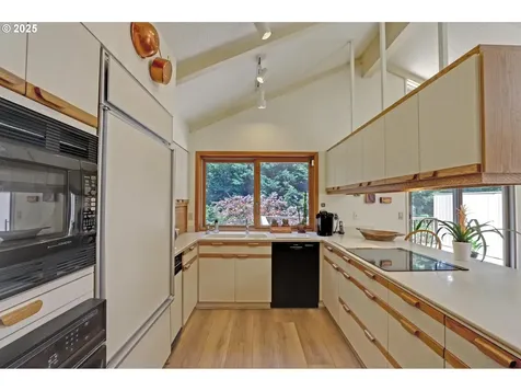 128 Del Prado Street Lake Oswego OR 97035