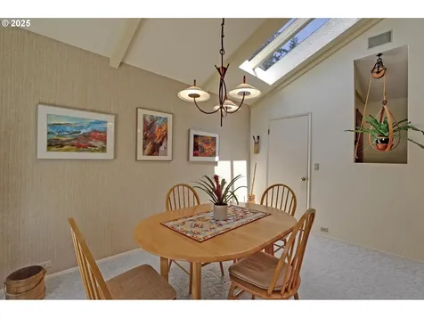 128 Del Prado Street Lake Oswego OR 97035