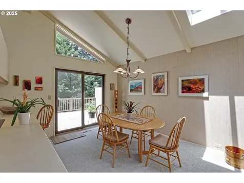 128 Del Prado Street Lake Oswego OR 97035