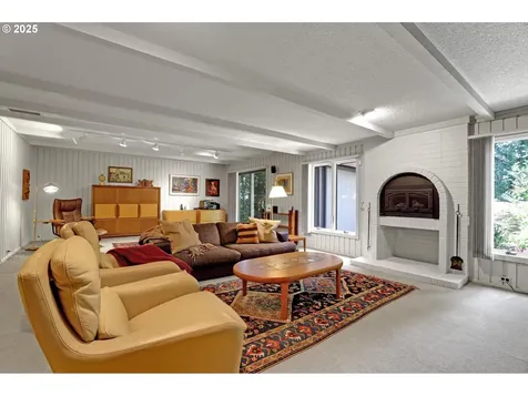 128 Del Prado Street Lake Oswego OR 97035