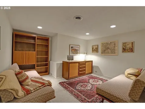 128 Del Prado Street Lake Oswego OR 97035