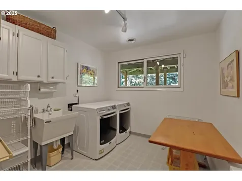 128 Del Prado Street Lake Oswego OR 97035