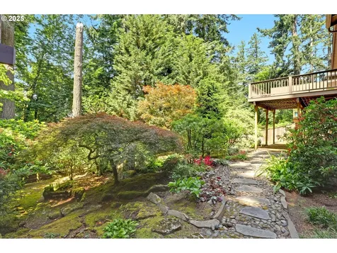 128 Del Prado Street Lake Oswego OR 97035