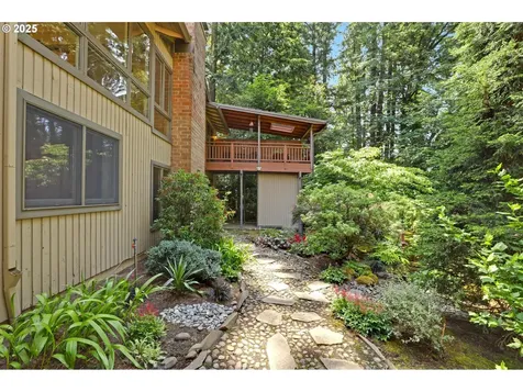 128 Del Prado Street Lake Oswego OR 97035