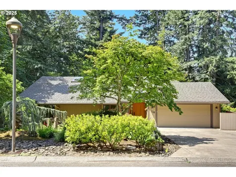 128 Del Prado Street Lake Oswego OR 97035