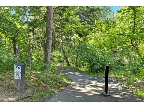 128 Del Prado Street Lake Oswego OR 97035