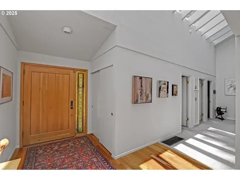 128 Del Prado Street Lake Oswego OR 97035
