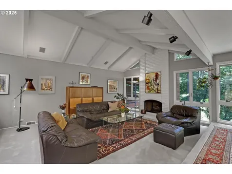 128 Del Prado Street Lake Oswego OR 97035