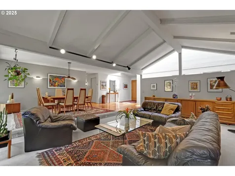 128 Del Prado Street Lake Oswego OR 97035