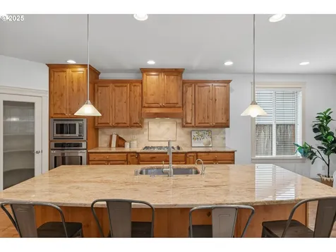 1905 NW 110th Circle Vancouver WA 98685