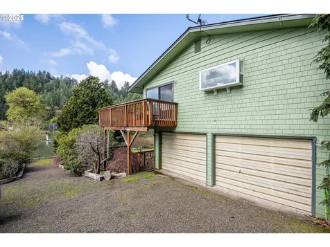 10927 E Mapleton Road Mapleton OR 97453