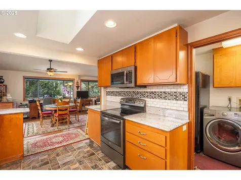 10927 E Mapleton Road Mapleton OR 97453