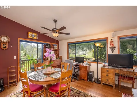 10927 E Mapleton Road Mapleton OR 97453