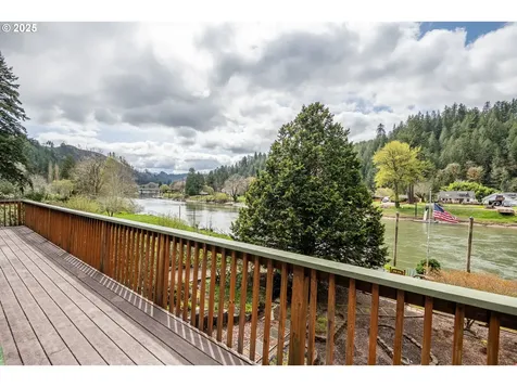 10927 E Mapleton Road Mapleton OR 97453