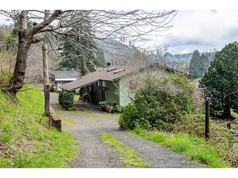 10927 E Mapleton Road Mapleton OR 97453