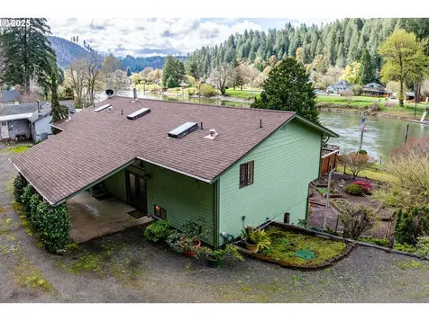 10927 E Mapleton Road Mapleton OR 97453