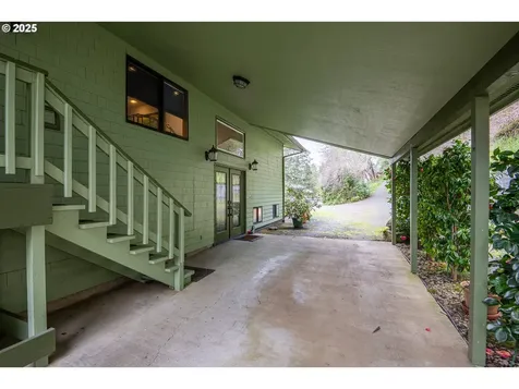 10927 E Mapleton Road Mapleton OR 97453