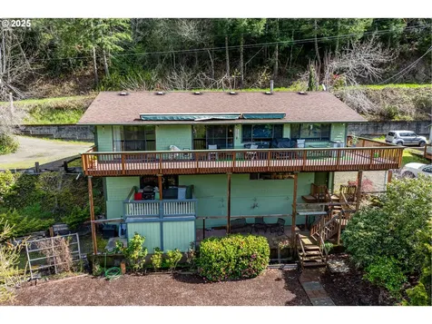 10927 E Mapleton Road Mapleton OR 97453
