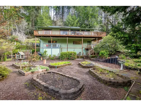 10927 E Mapleton Road Mapleton OR 97453