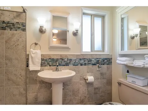 1868 Larson Road Roseburg OR 97471