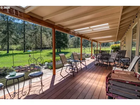 1868 Larson Road Roseburg OR 97471