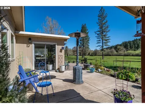 1868 Larson Road Roseburg OR 97471