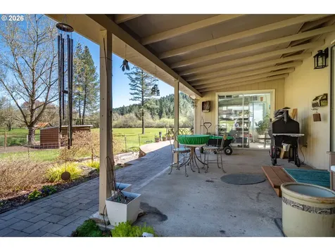 1868 Larson Road Roseburg OR 97471