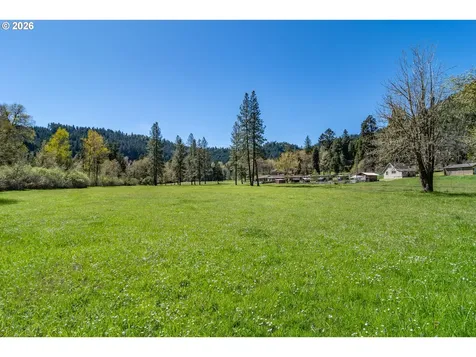 1868 Larson Road Roseburg OR 97471