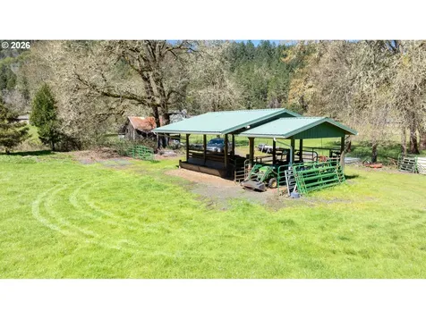 1868 Larson Road Roseburg OR 97471