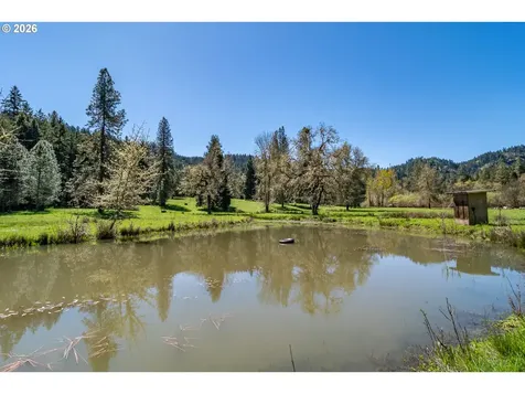 1868 Larson Road Roseburg OR 97471