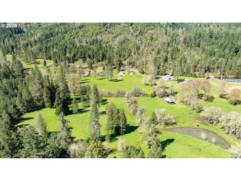 1868 Larson Road Roseburg OR 97471