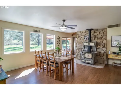 1868 Larson Road Roseburg OR 97471